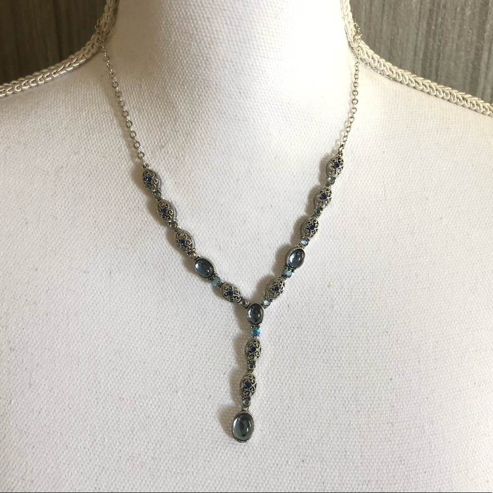 Silver‎ and blue toned Necklace